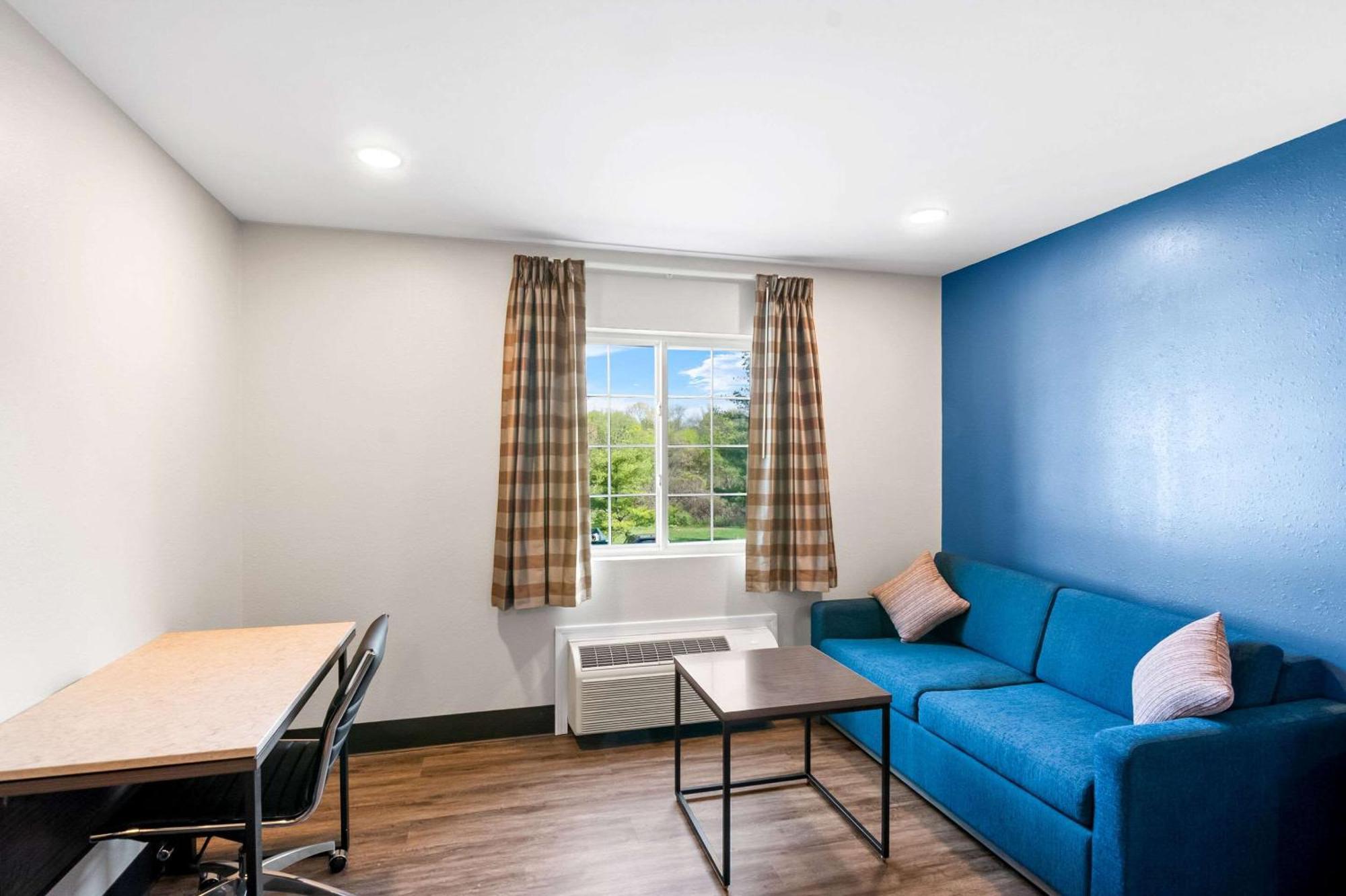Econo Lodge Bethel - Danbury Exteriör bild